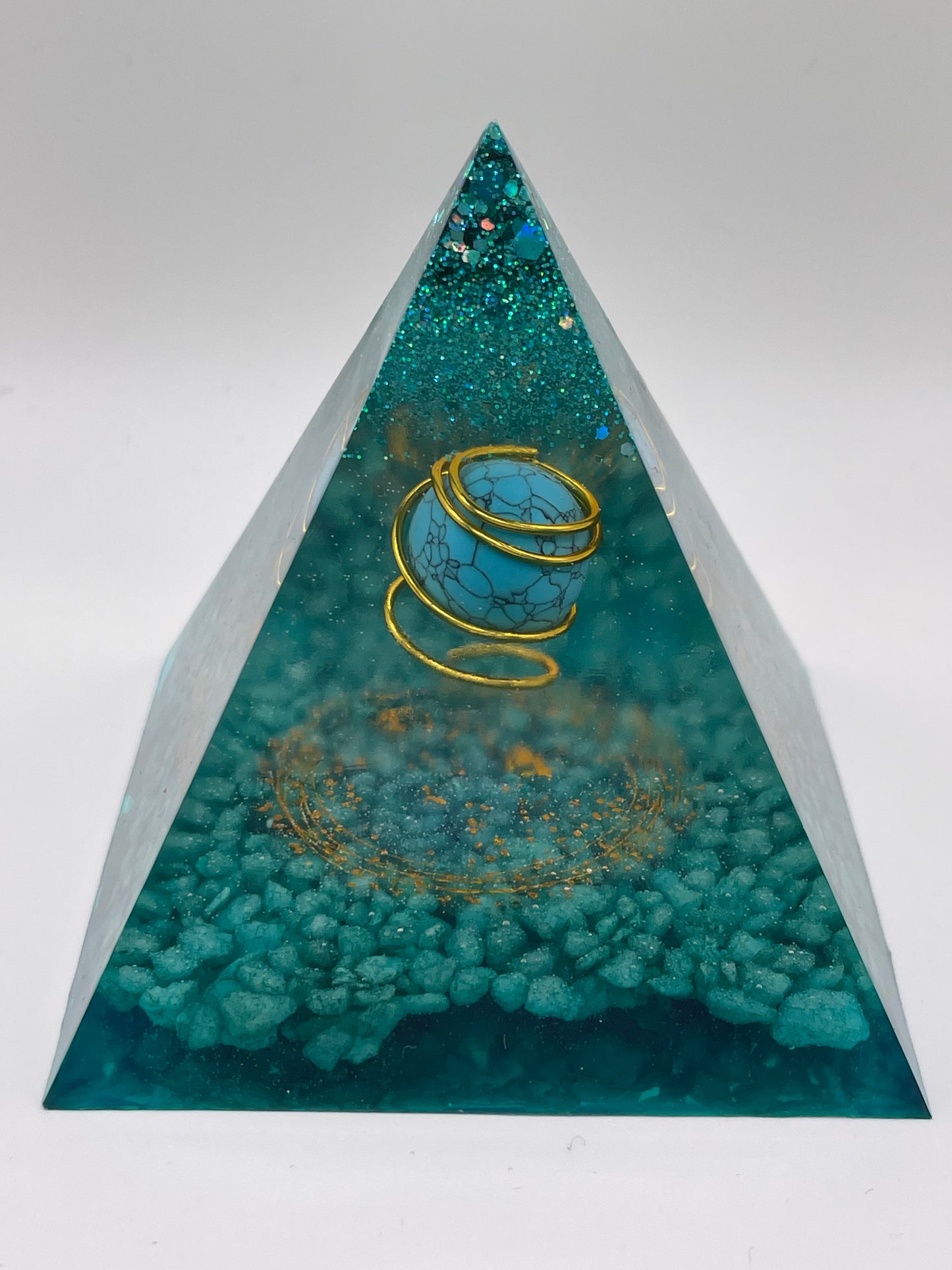Piramide con "SFERA AZZURRA"