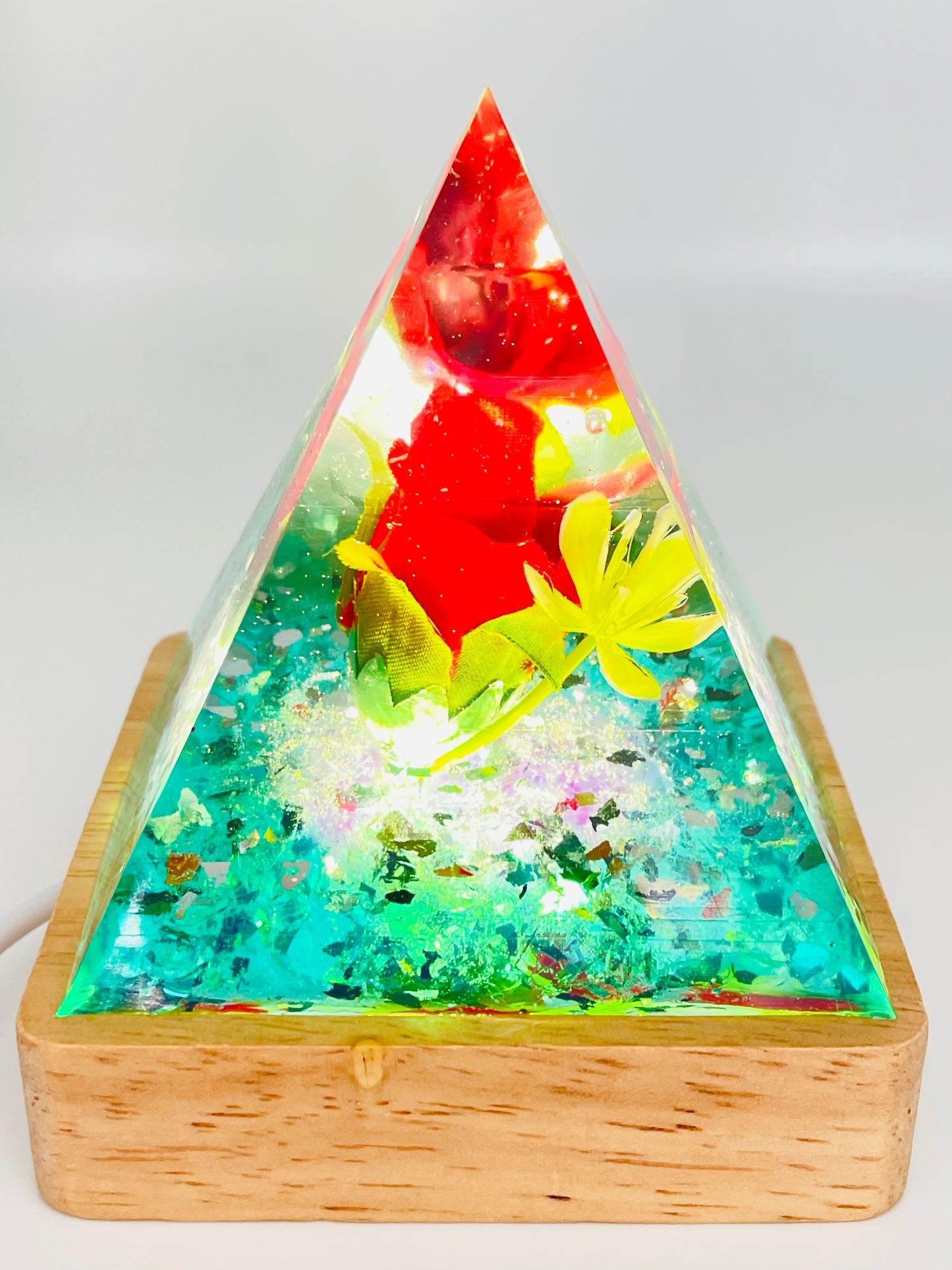 Piramide "CUORE DI ROSA"