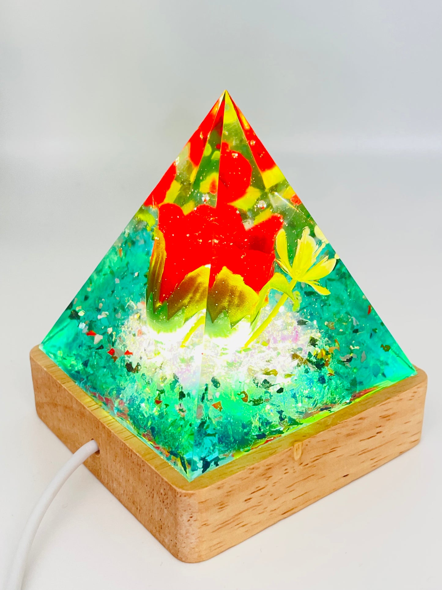 Piramide "CUORE DI ROSA"