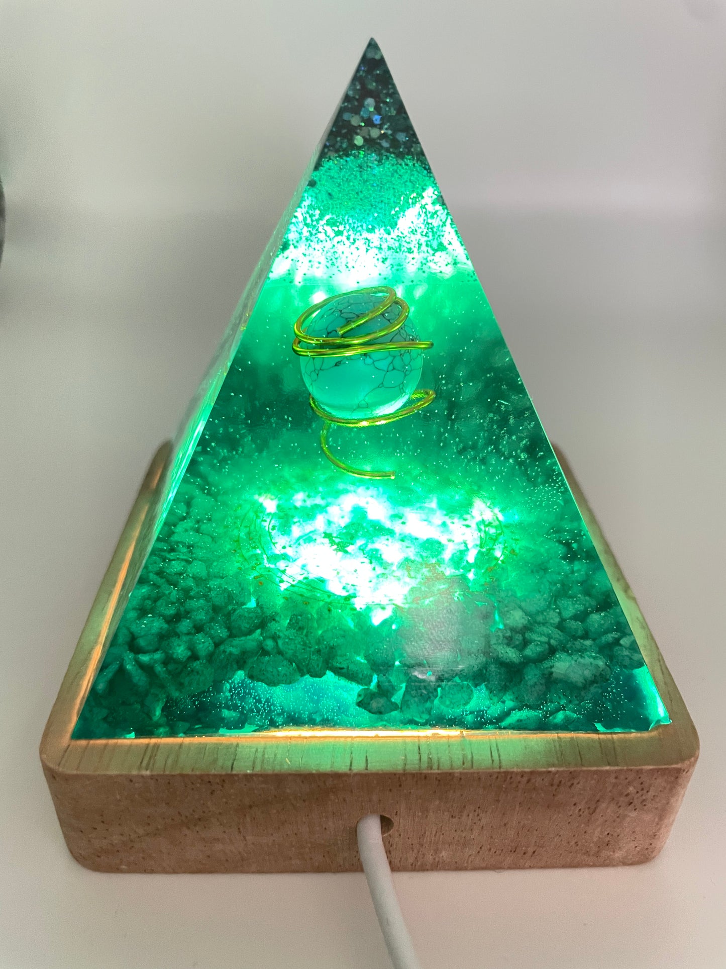 Piramide con "SFERA AZZURRA"