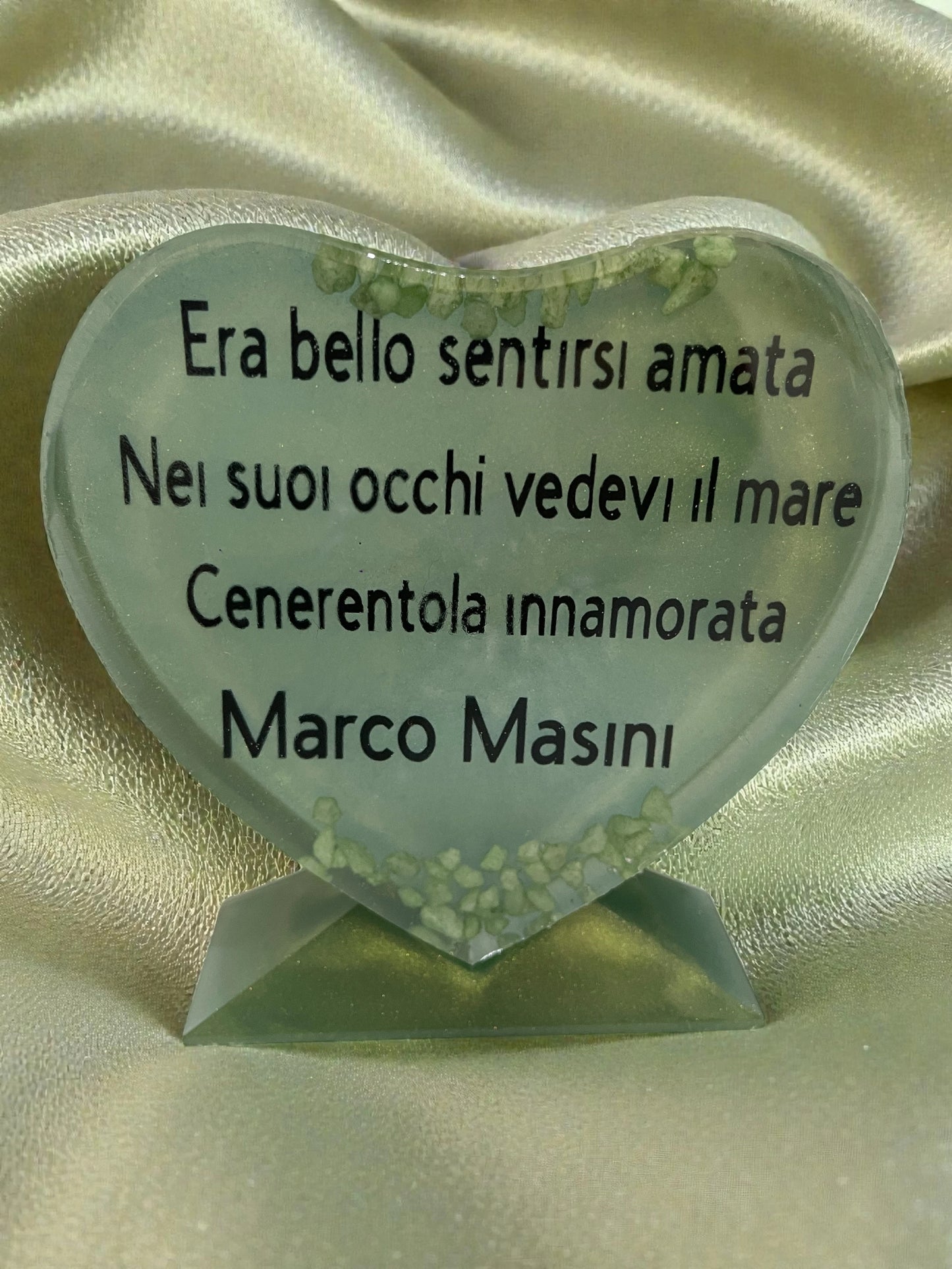 Cuore Scultura con Dedica "Cenerentola Innamorata" – Edizione Verde Oliva (Olive Green)