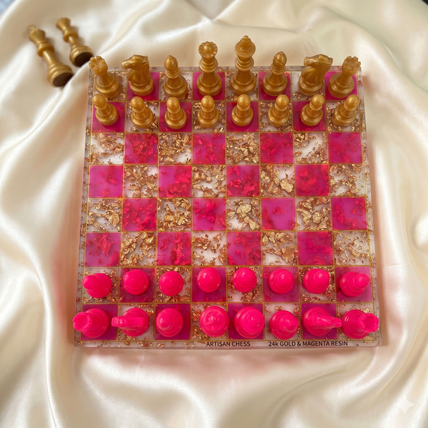 Scacchiera Artigianale "Gold & Magenta": L'Eccellenza del Design Pop-Luxe