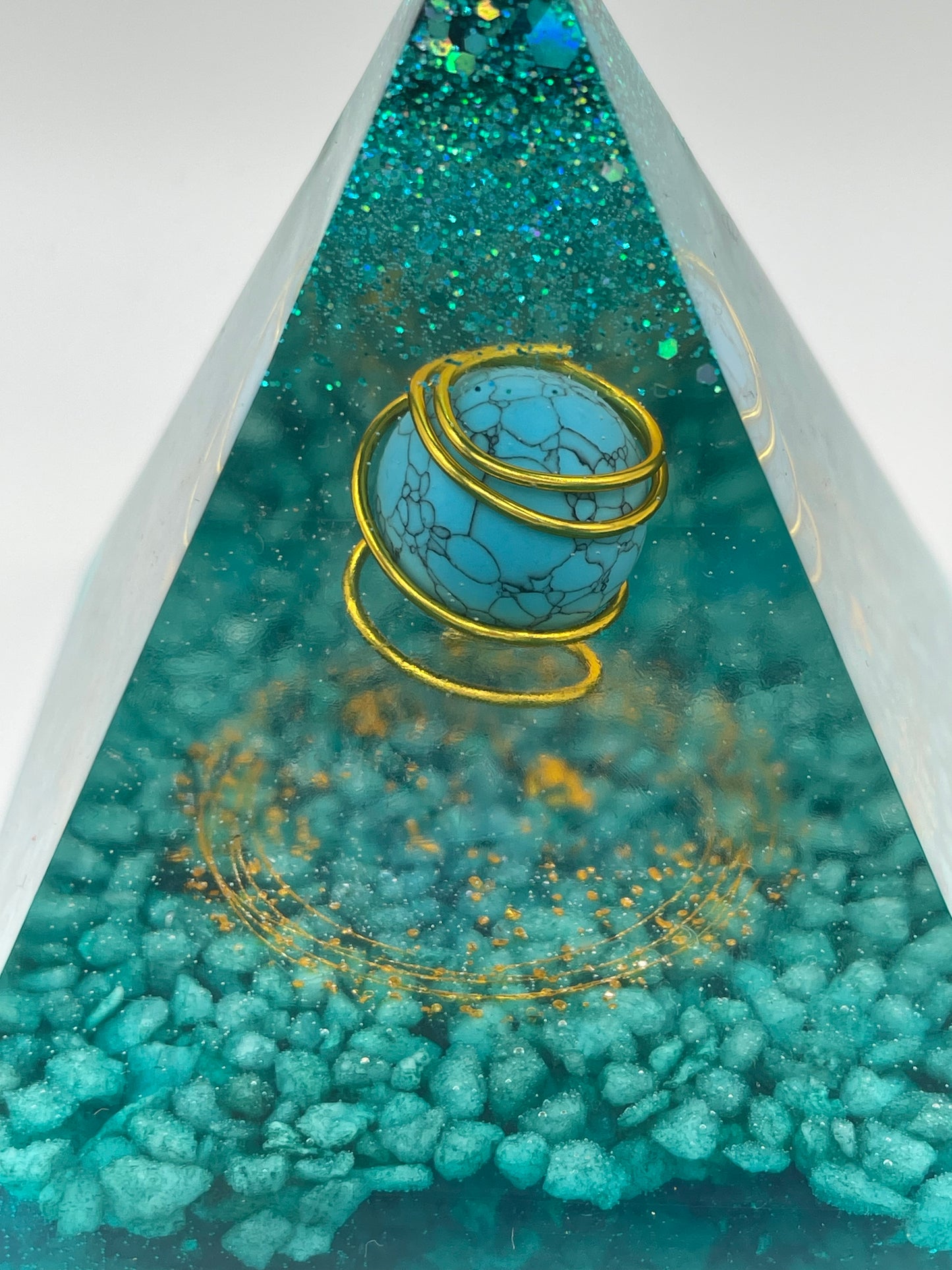Piramide con "SFERA AZZURRA"