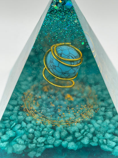 Piramide con "SFERA AZZURRA"