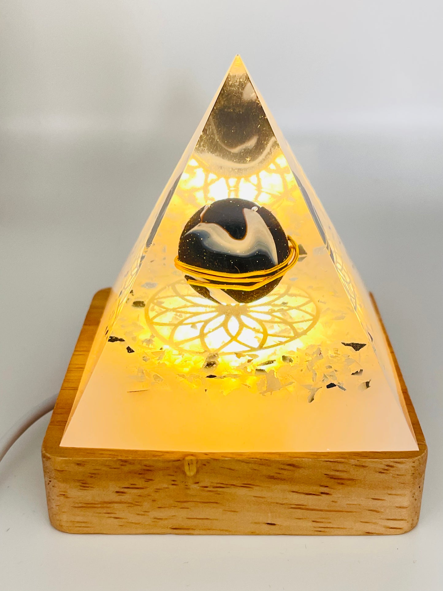 Piramide "ONICE DORATA"