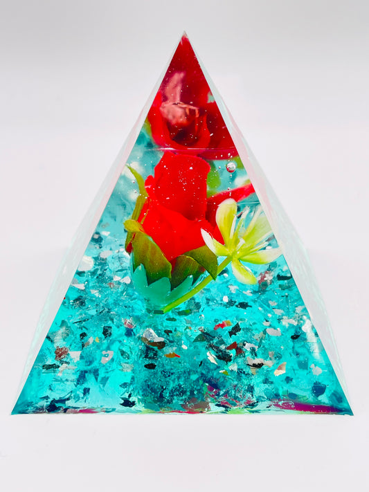 Piramide "CUORE DI ROSA"