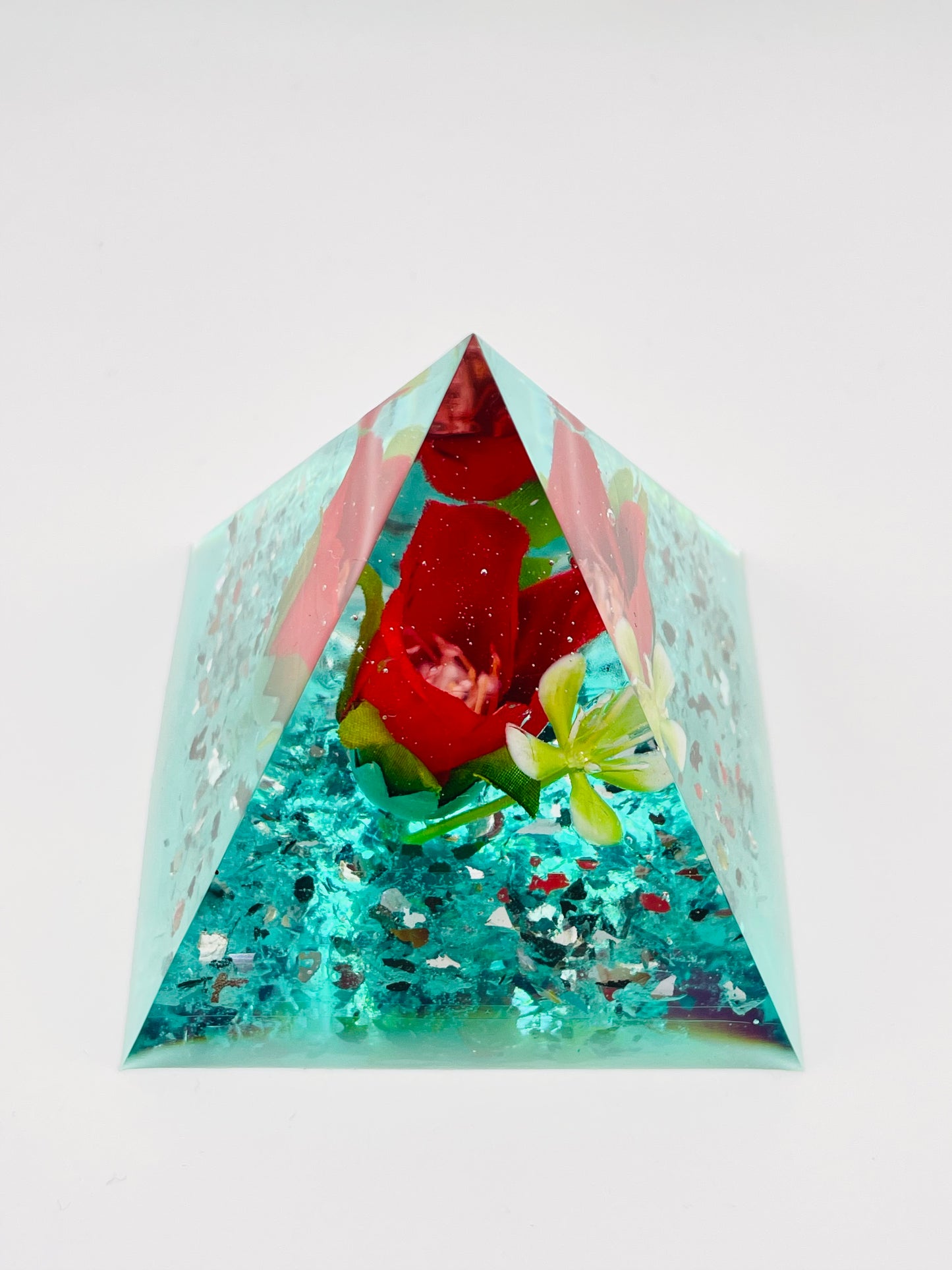 Piramide "CUORE DI ROSA"