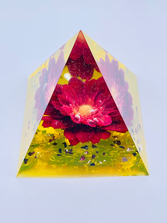 Piramide "PETALO DI LUCE"
