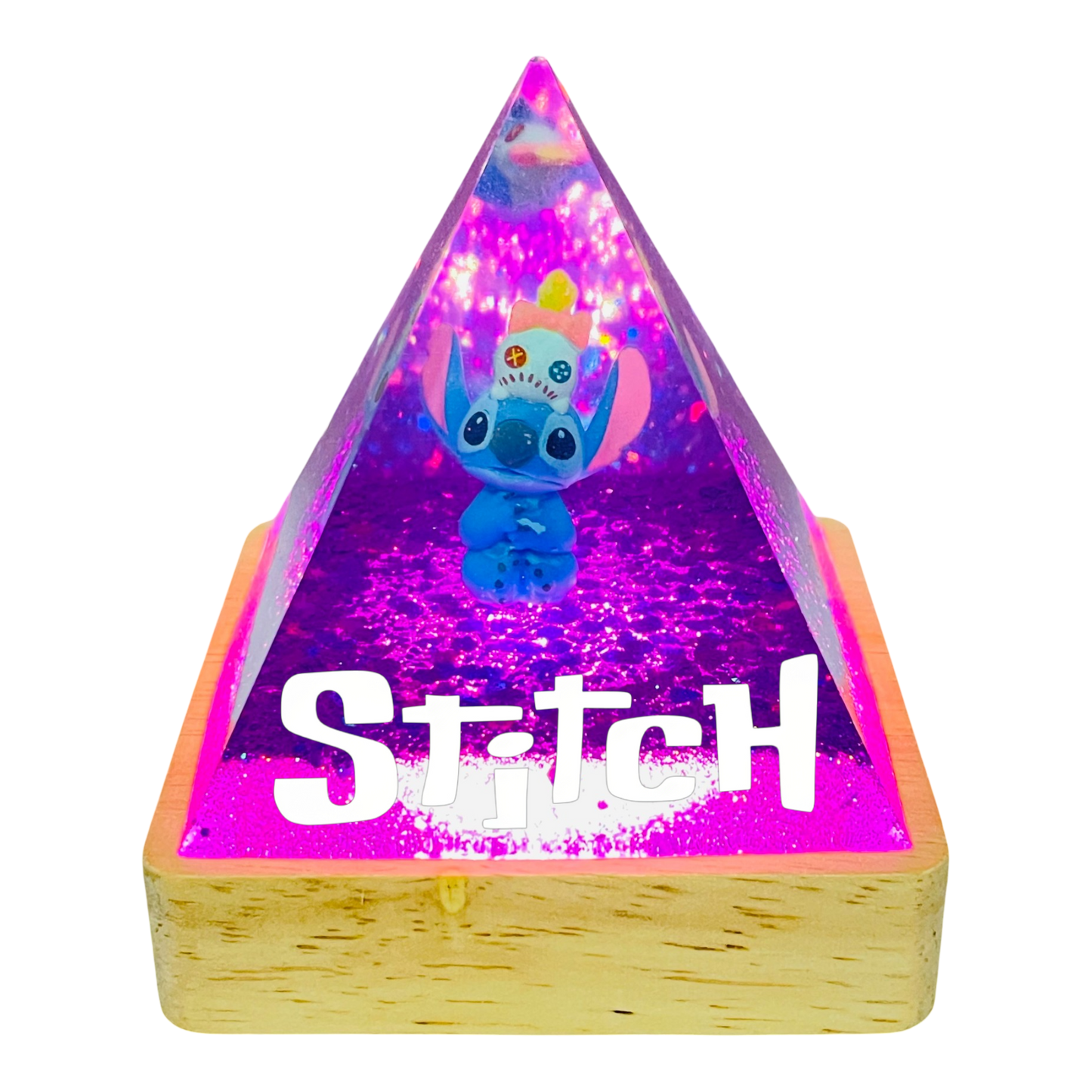 Piramide Luminosa "Stitch Cosmic Purple" – Lampada LED in Resina Viola con Scrump