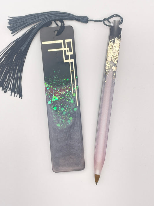 Set regalo "Notte Stellata" - Segnalibro e penna in resina con glitter e finiture dorate