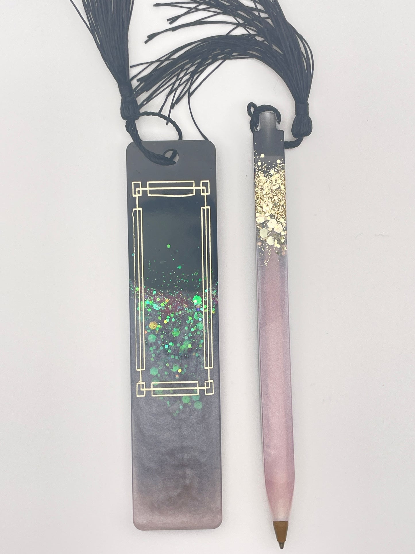 Set regalo "Notte Stellata" - Segnalibro e penna in resina con glitter e finiture dorate