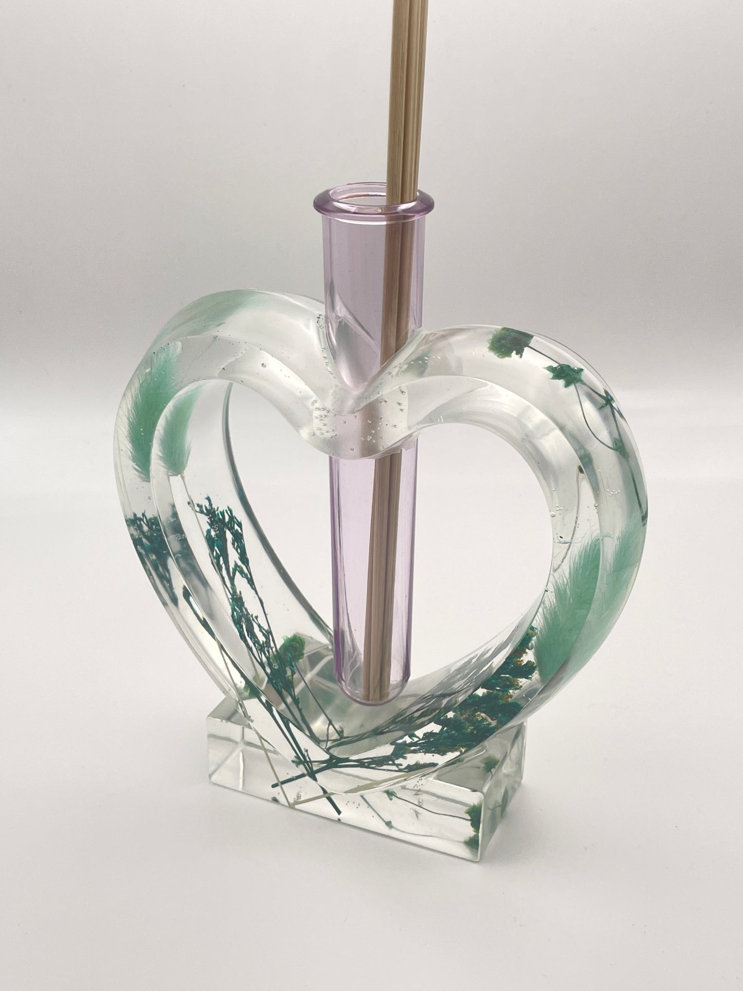 Porta Essenze Cuore in Resina con Fiori Secchi