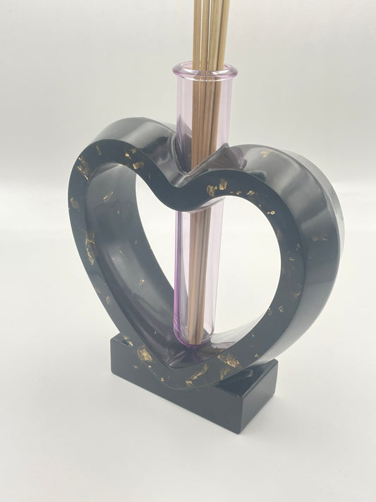 Porta Essenze Cuore in Resina Nera con Dettagli Oro | Diffusore Fatto a Mano