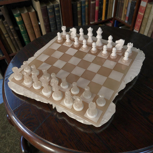 Scacchiera Scultura "Topografia Fluida" – Opera 3D in Resina ad Alto Spessore (5cm)