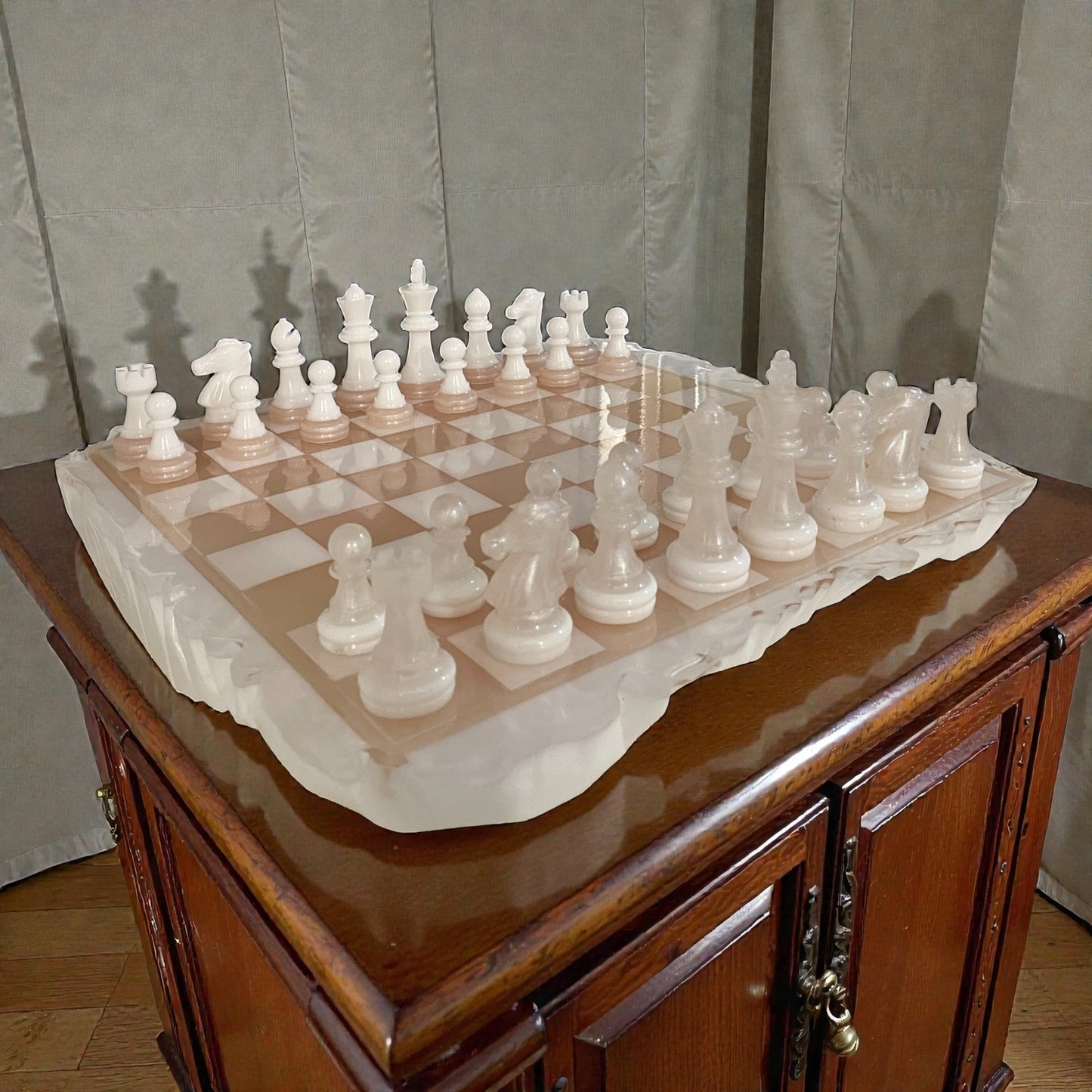 Scacchiera Scultura "Topografia Fluida" – Opera 3D in Resina ad Alto Spessore (5cm)