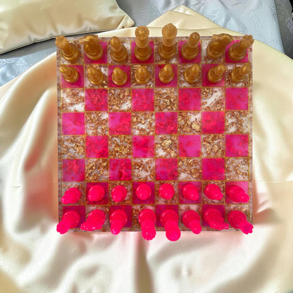 Scacchiera Artigianale "Gold & Magenta": L'Eccellenza del Design Pop-Luxe