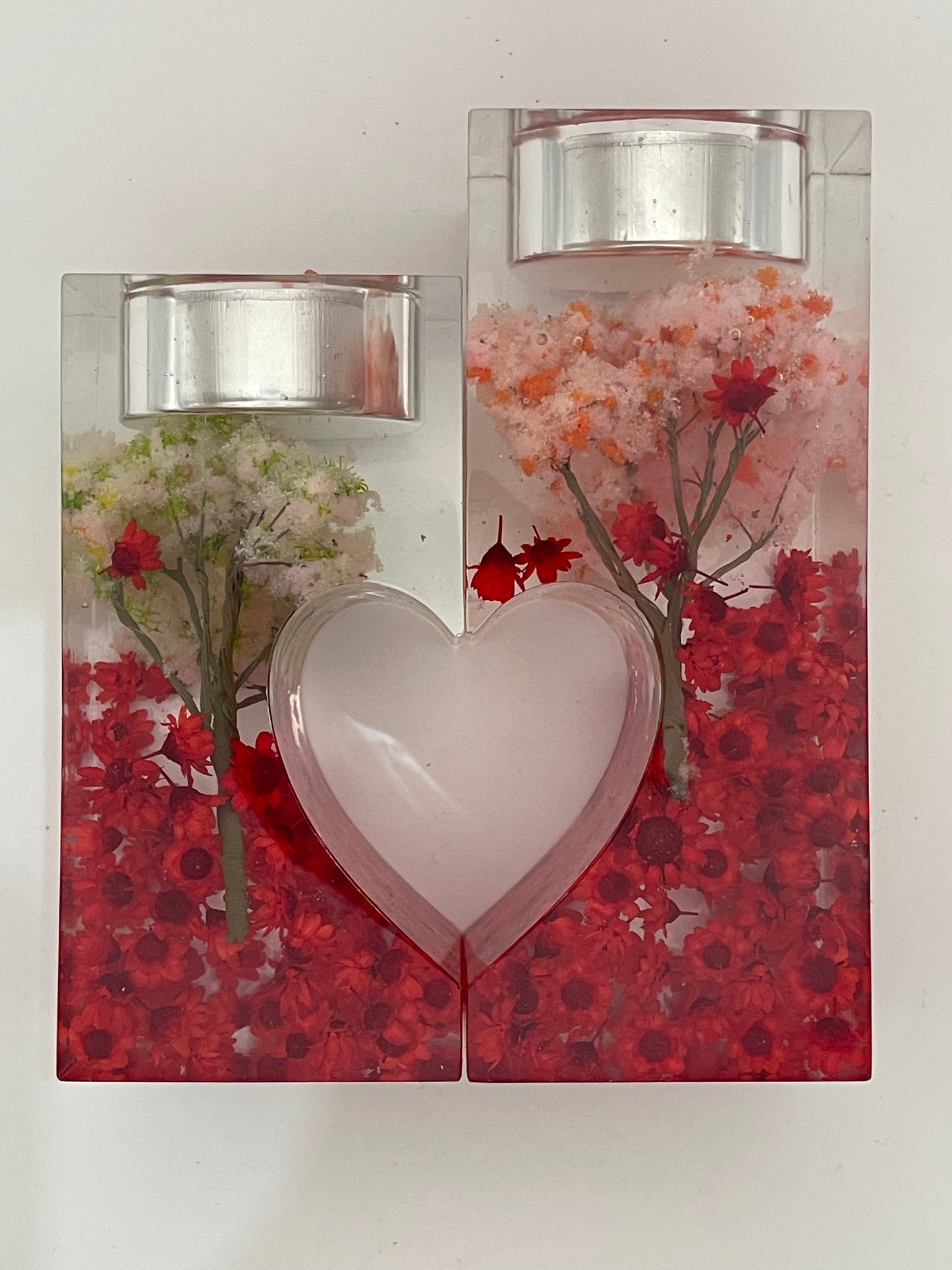 Portacandele Romantico in Resina con Fiori Rossi e Cuore