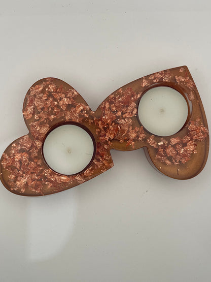 Portacandele "Cuori Connessi" - Creazione artigianale in resina epossidica con scaglie di rame.