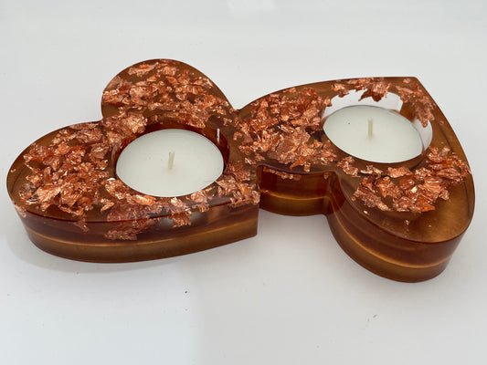 Portacandele "Cuori Connessi" - Creazione artigianale in resina epossidica con scaglie di rame.
