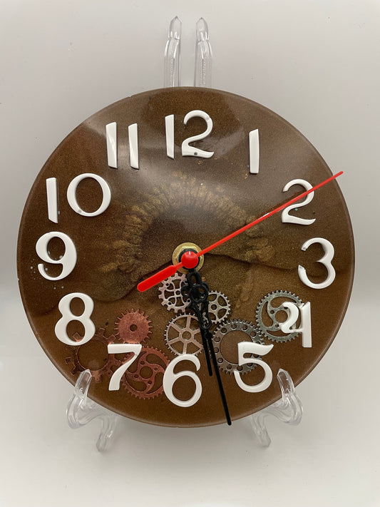 Orologio in Resina Stile Steampunk con Ingranaggi a Vista