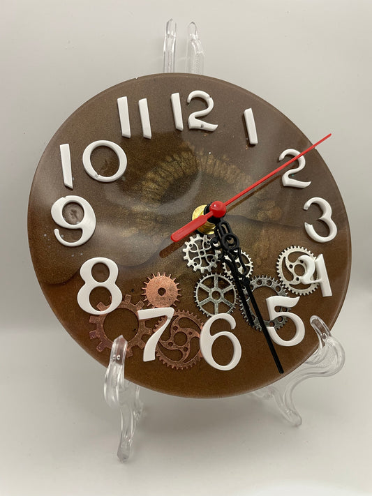 Orologio in Resina Stile Steampunk con Ingranaggi a Vista