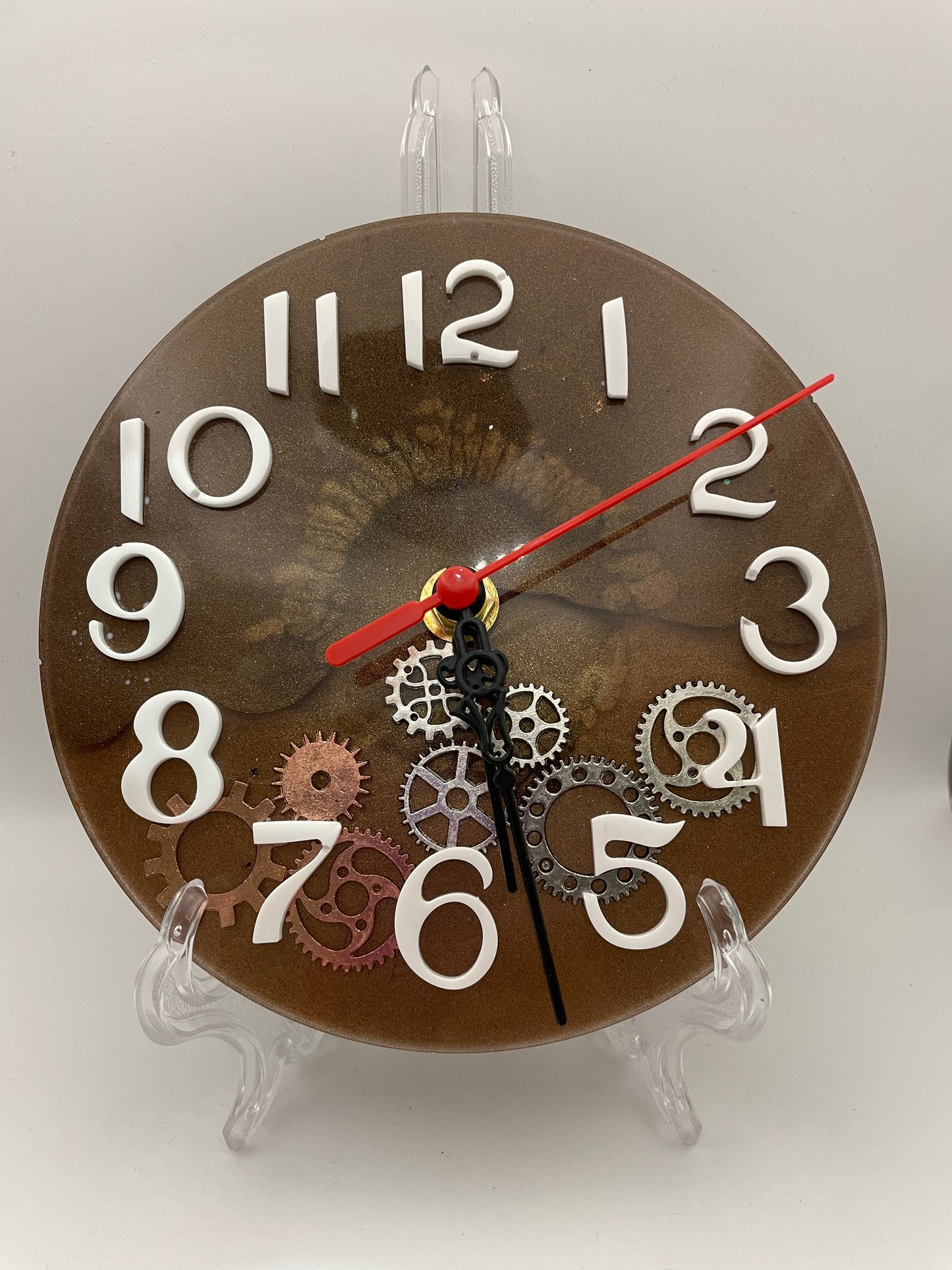 Orologio in Resina Stile Steampunk con Ingranaggi a Vista