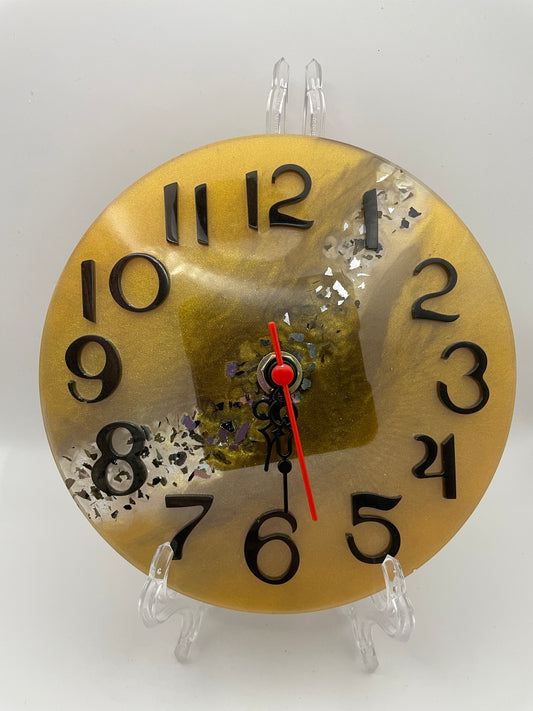 Orologio in Resina Artigianale con Oro e Vetrini