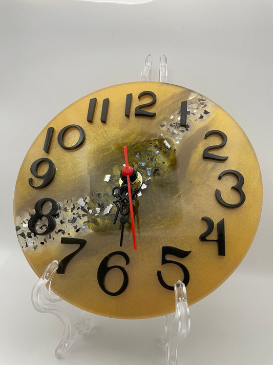 Orologio in Resina Artigianale con Oro e Vetrini