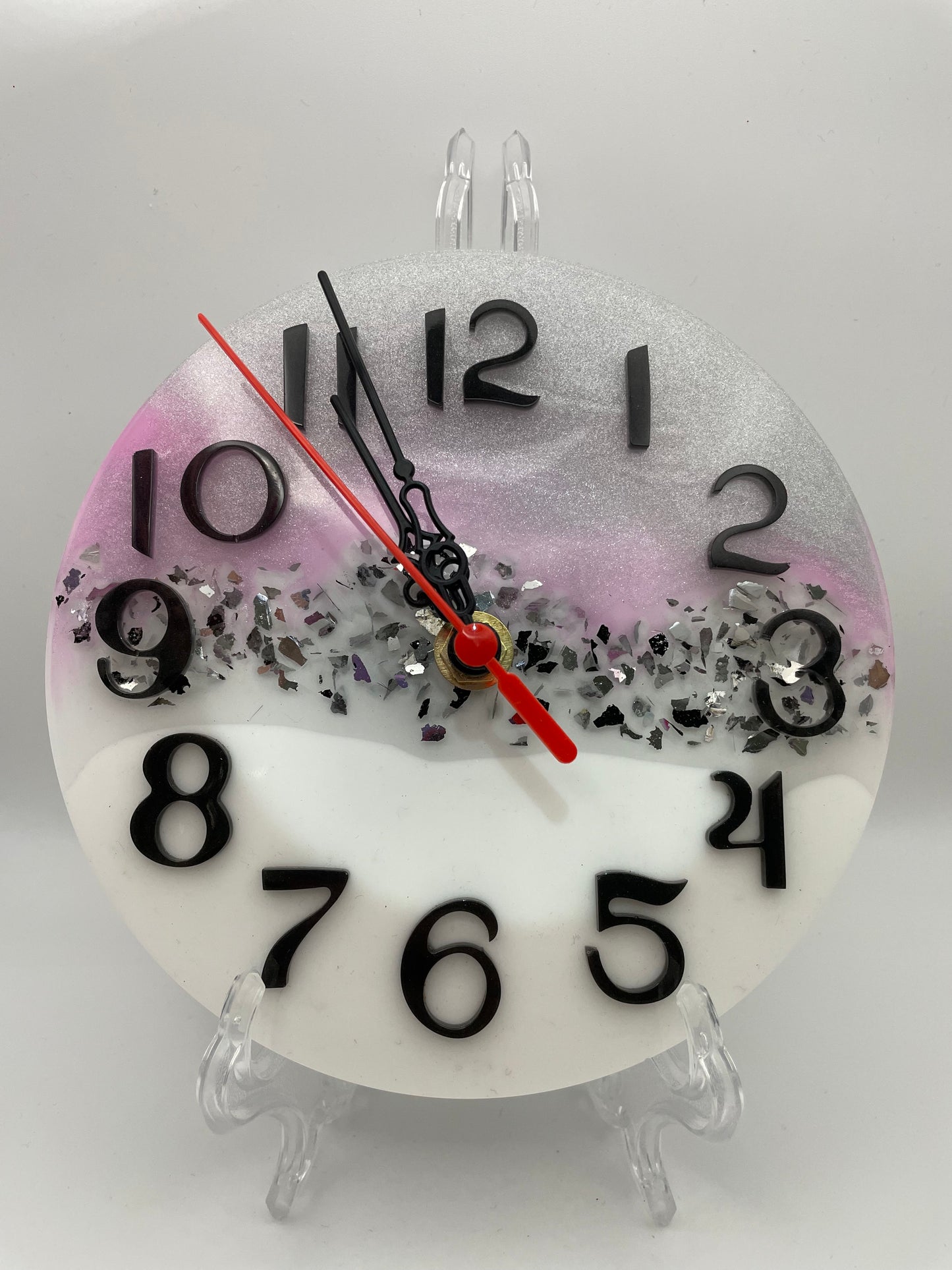 Orologio in Resina Artigianale con Rosa, Grigio e Vetrini