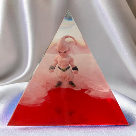 Piramide "Kid Bu'" in Resina Epossidica con Base in Legno - Luce Notturna Magica